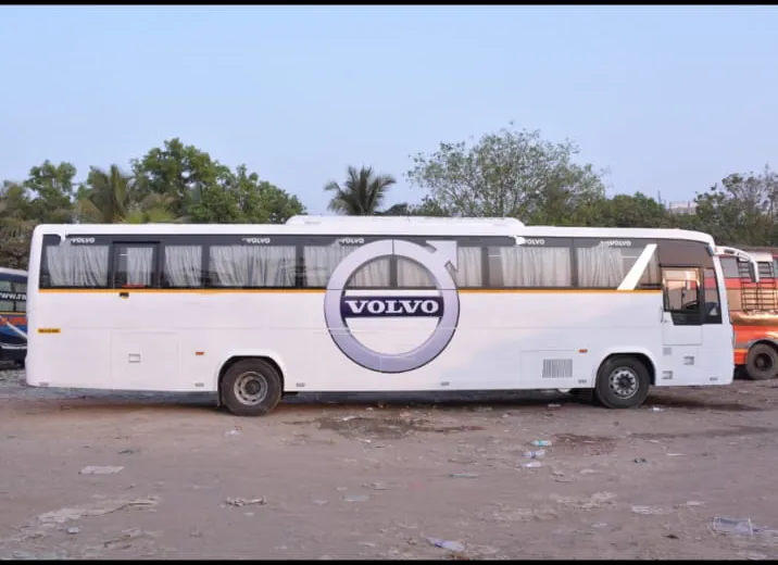 58 seater Eicher coach, exterior