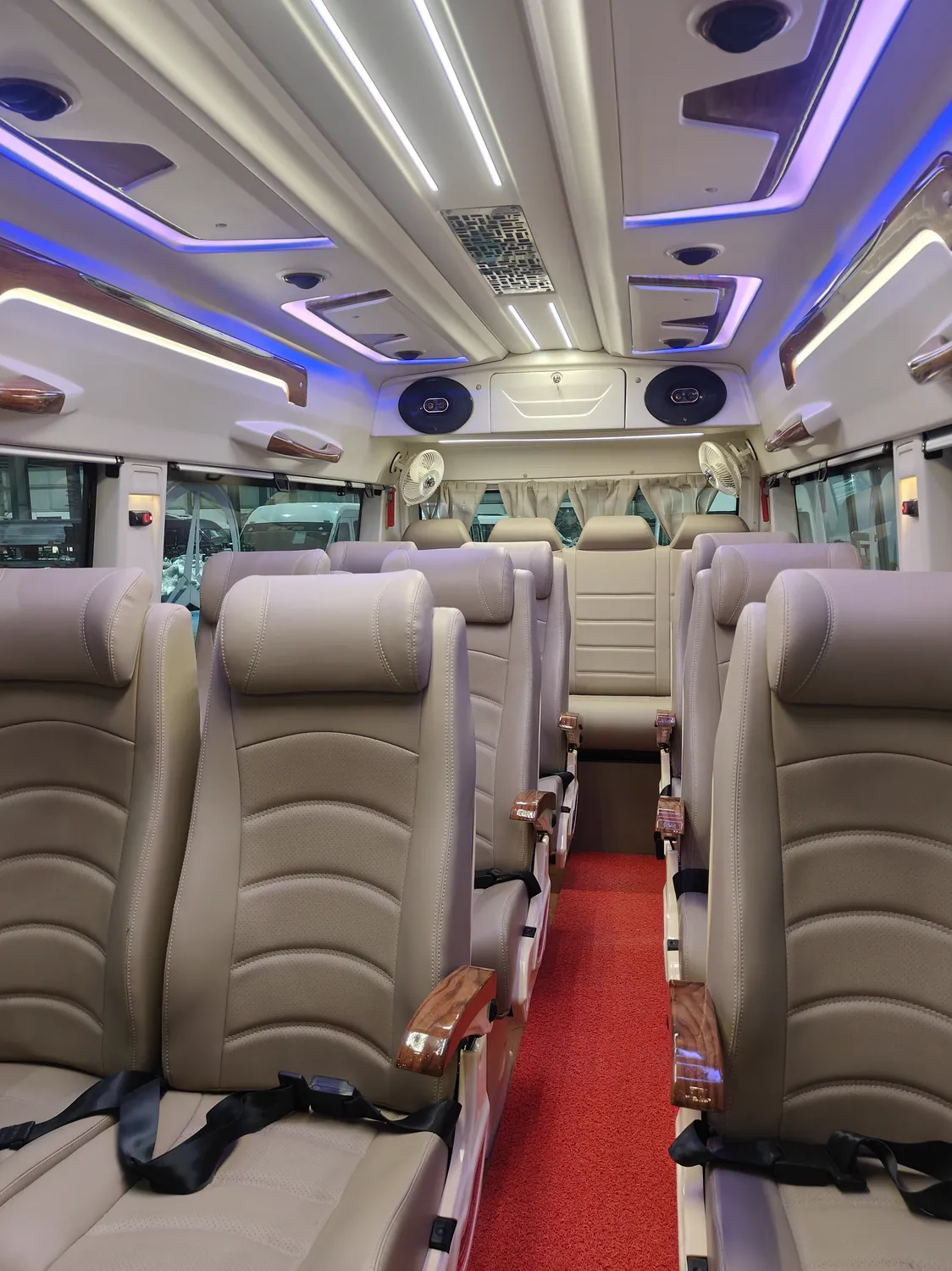 14 seater AC tempo traveller, modified seating