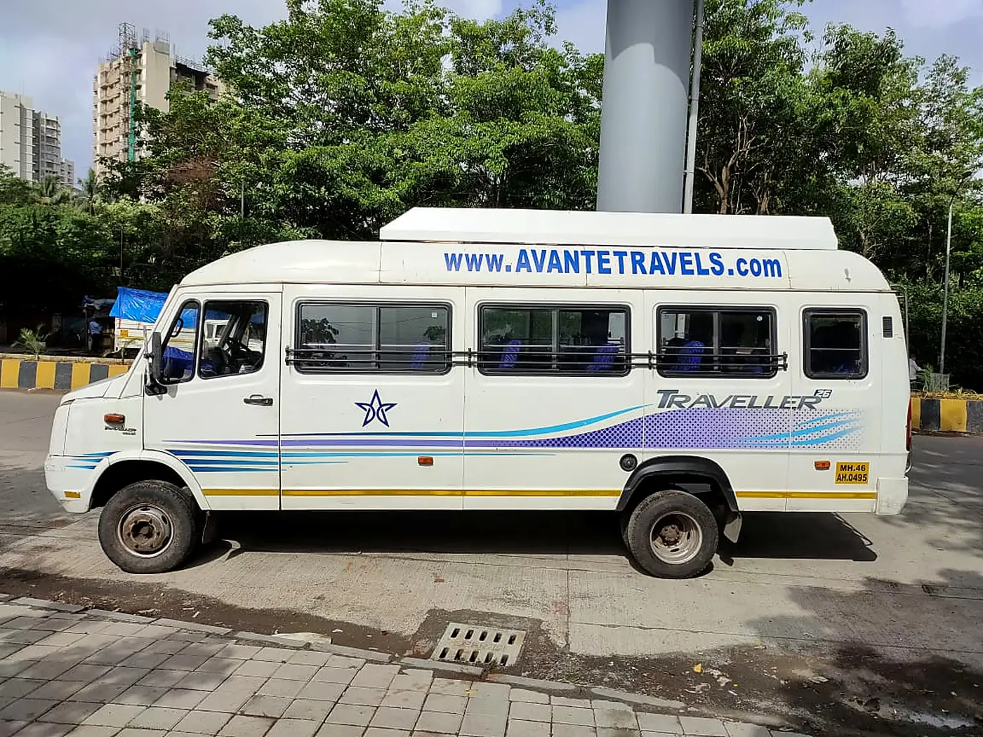 Tempo traveller before a run