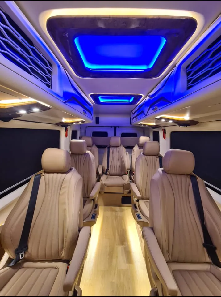 10 seater Maharaja Urbania, down the aisle