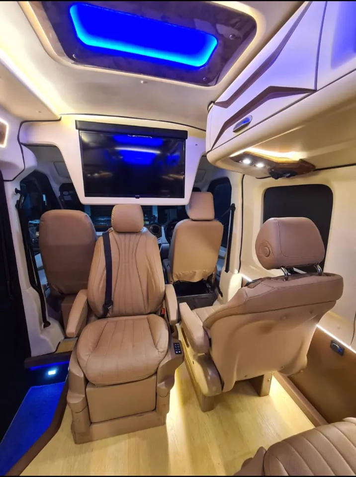 10 seater Maharaja Urbania, recliners either side
