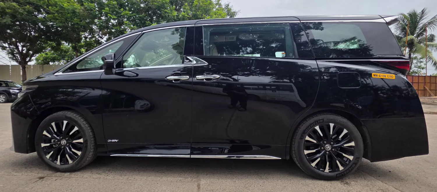 Toyota Vellfire, full length from the side